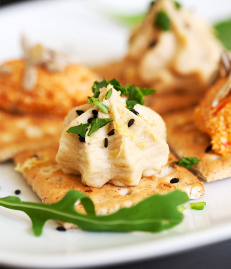 Cruixent d’espelta amb hummus