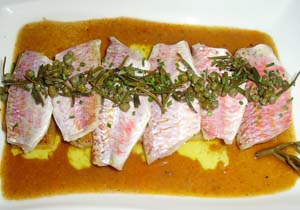 Filets de molls amb dos fonolls i tàperes
