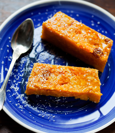 Pastís de mill i polenta amb pastanaga i coco