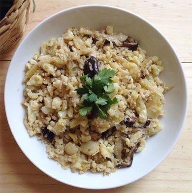 Remenat vegà d'alls tendres i xiitake