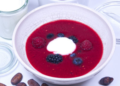 Infusió de fruits vermells amb quefir d'ovella