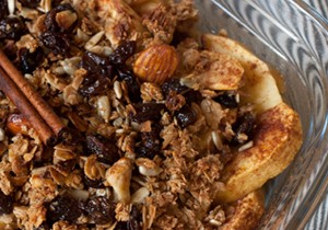 Laminat de poma al forn amb cruixent de civada