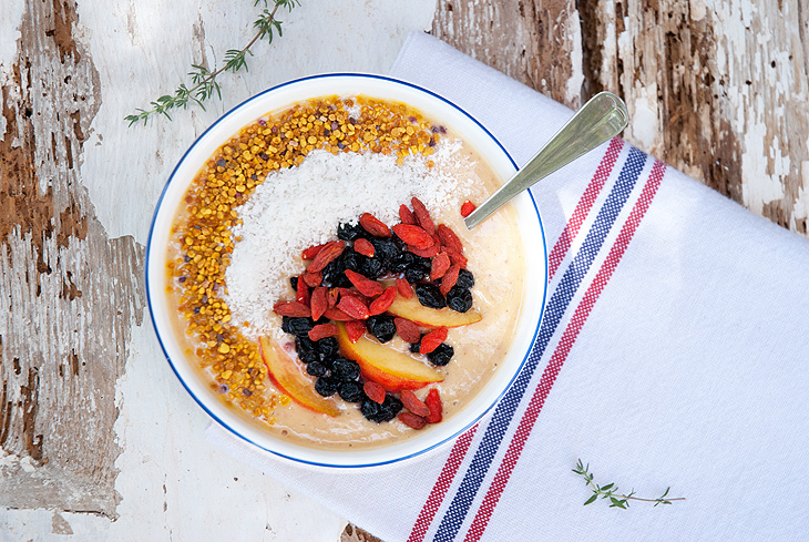 Smoothie bowl amb baies i superaliments