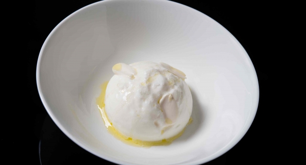 Sopa d'ametlla, julivert i all