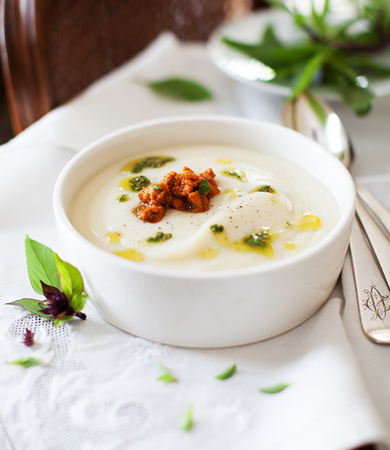 Crema de xirivia amb ametlla i gingebre