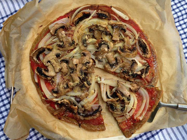 Pizza vegana de quinoa amb xampinyons