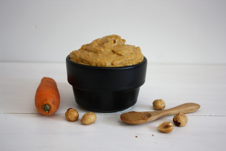 Paté vegetal d’avellanes, pastanaga i canyella