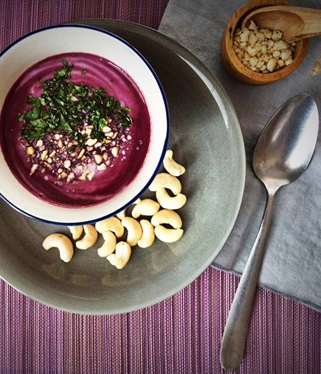 Crema de pastanaga morada, llet de coco i anacards