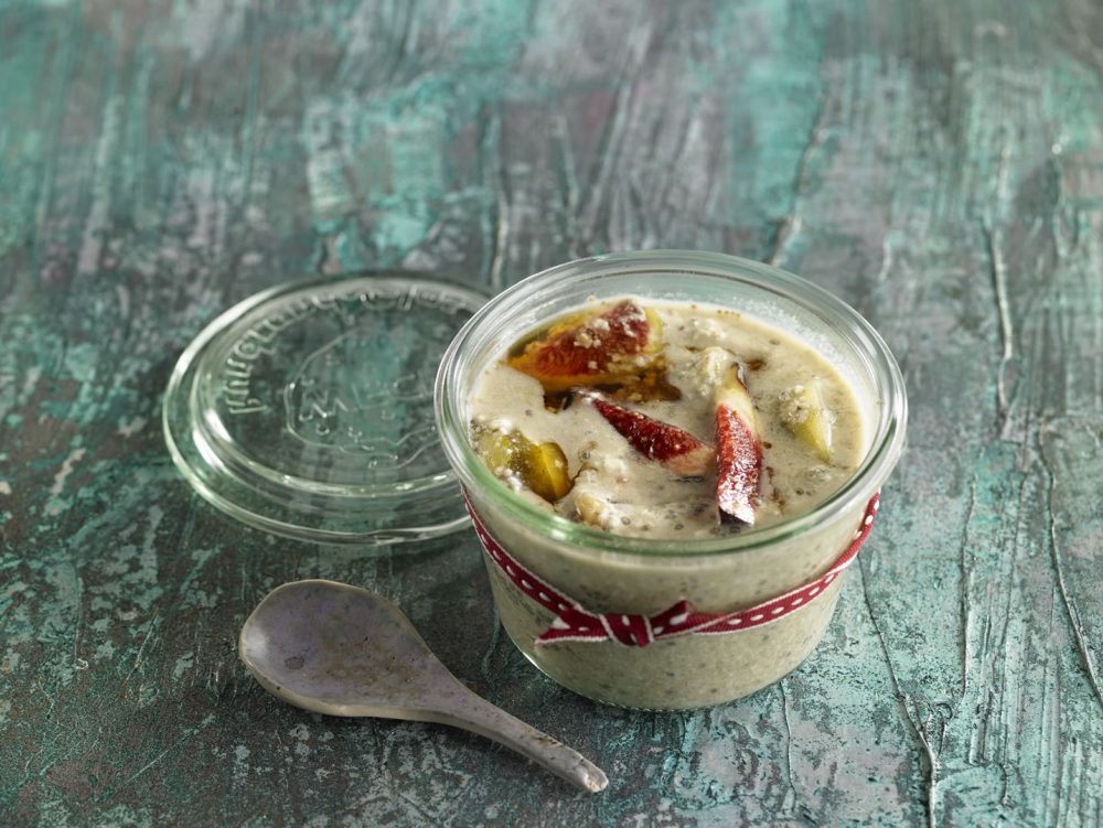 Porridge proteico de copos e higos