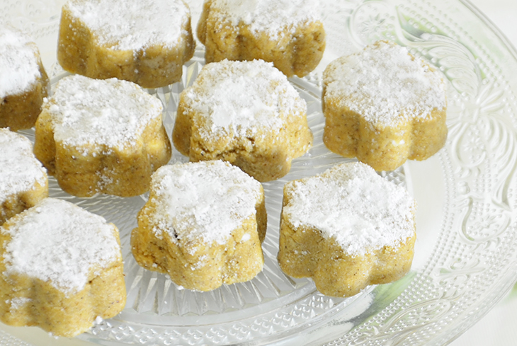 Mantecaditos de chufa y leche de coco
