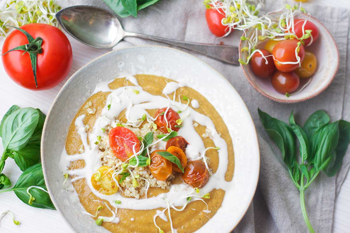 Sopa cremosa de tomàquets rostits i llenties vermelles