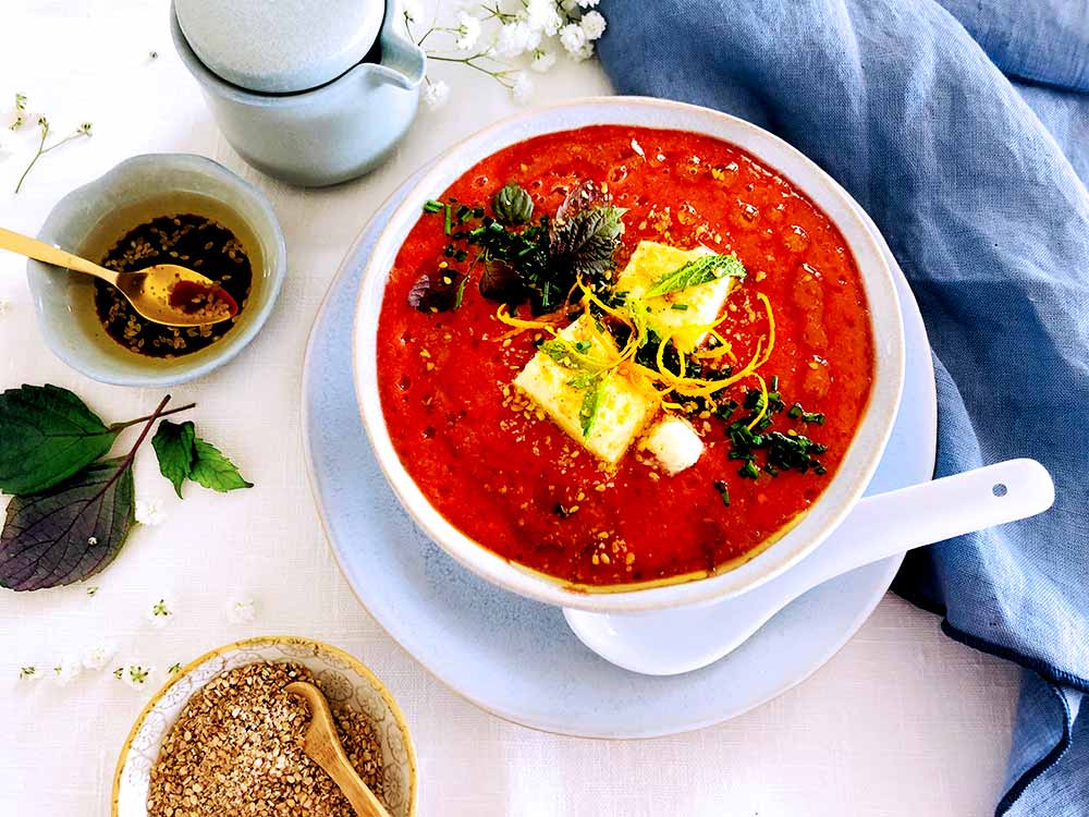 Crema de cerezas y tofu y vinagreta oriental