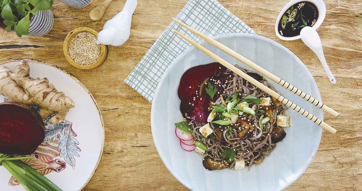 Fideus soba amb xiitakes i salsa japonesa de soja i kombu