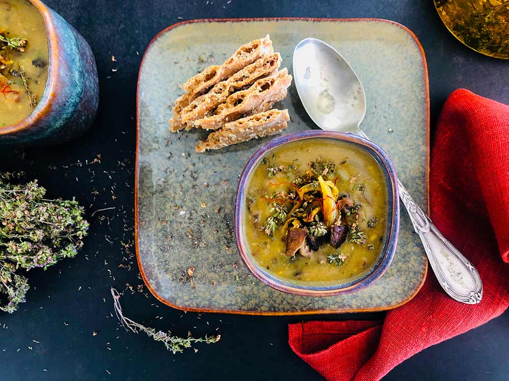 Sopa de cebolla a la cúrcuma