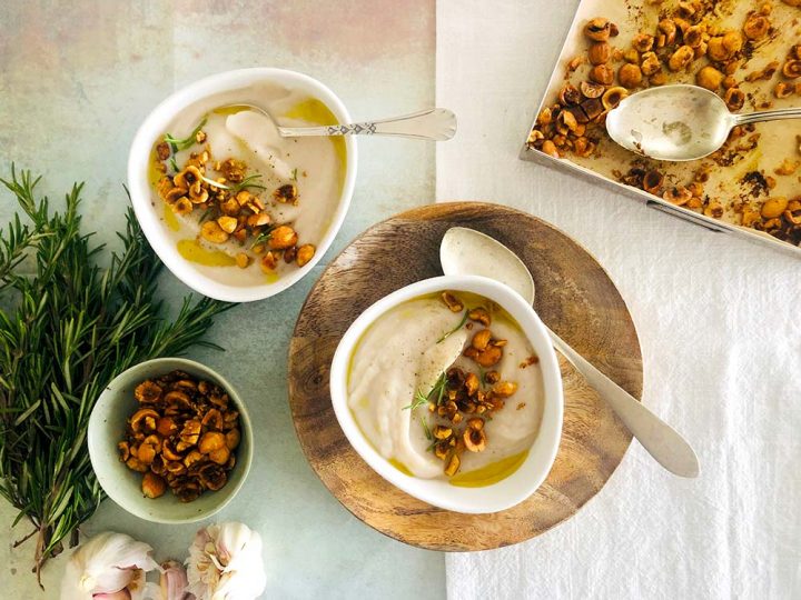 Coliflor dolça en infusió de romaní i avellanes