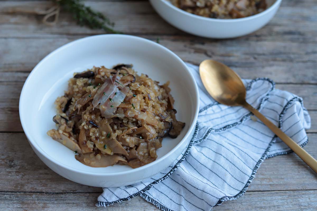 Risotto de ceps, xiitake i cansalada viada ibèrica eco amb arròs de konjac sec