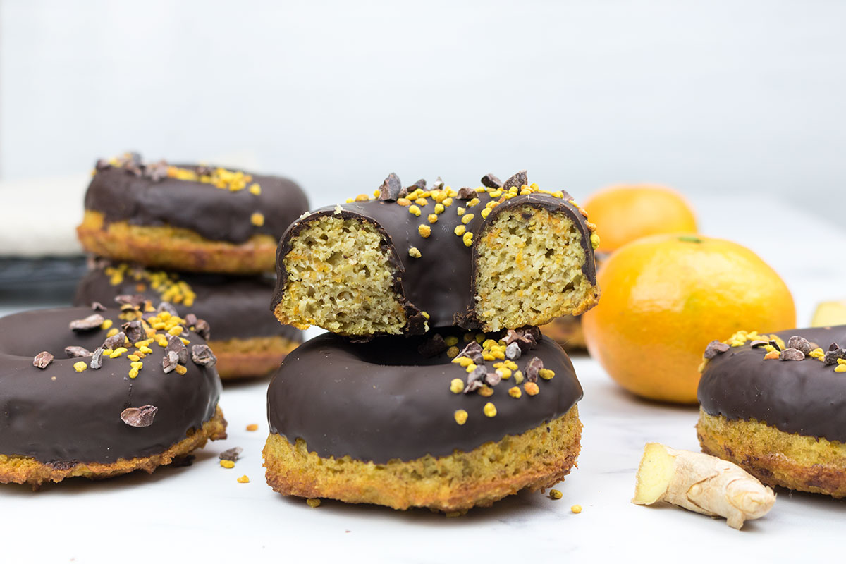 Donuts de zanahoria y jengibre con toque de mandarina