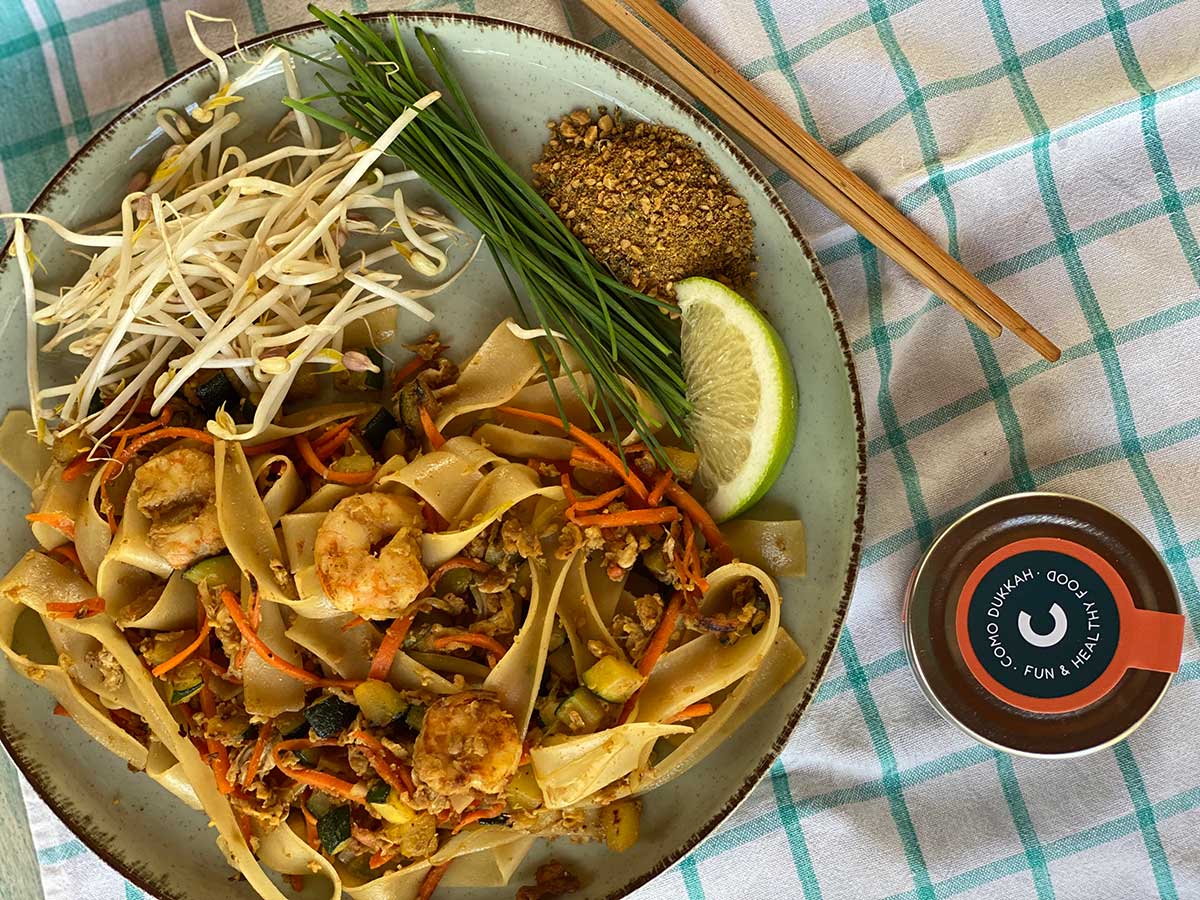 Pad Thai de langostinos y dukkah