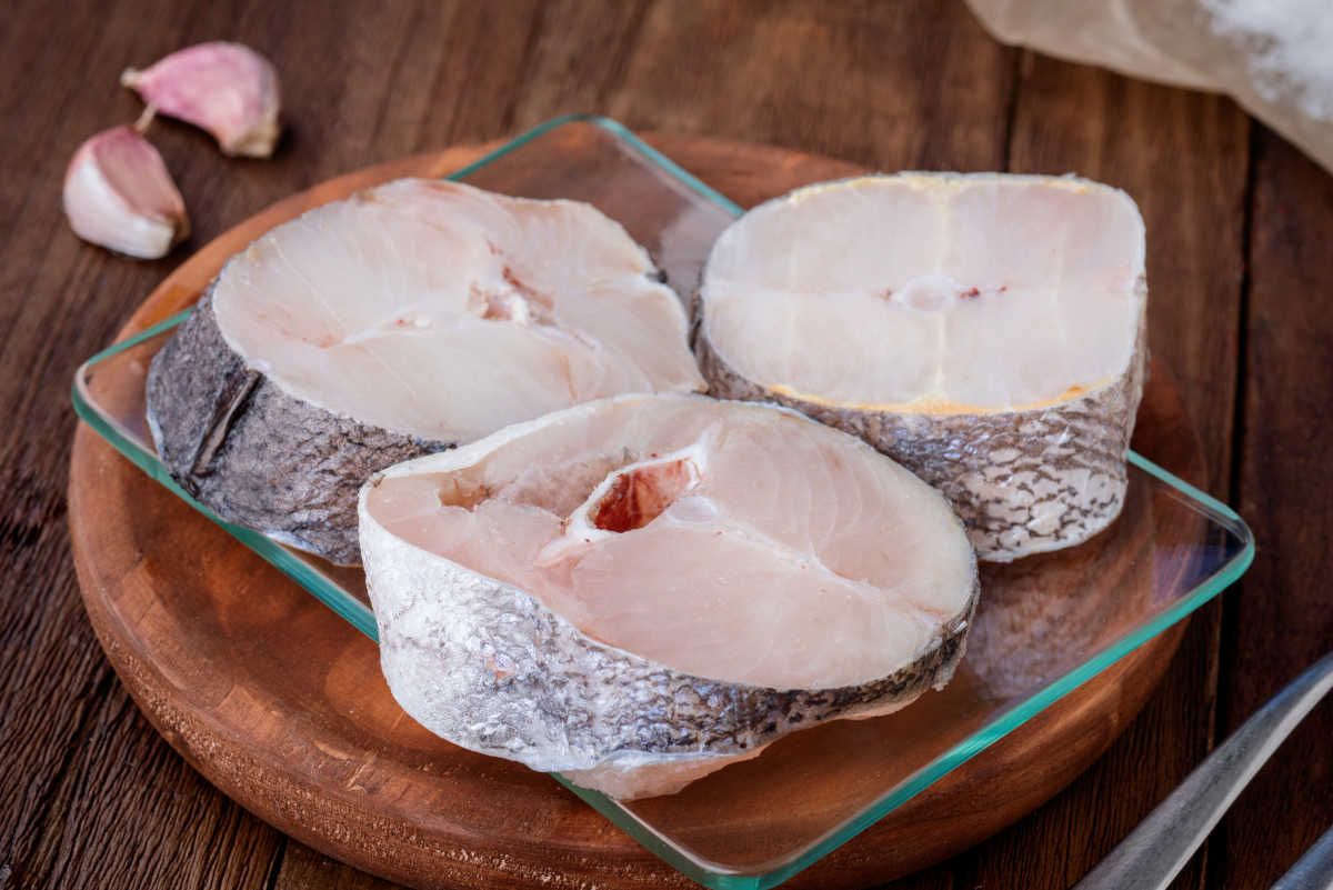Merluza al ajillo y pimentón