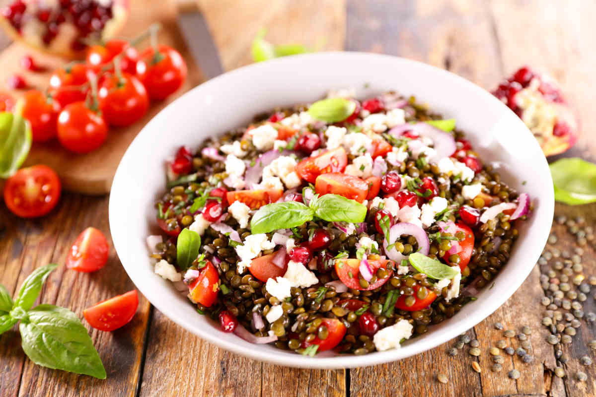 Ensalada de lentejas con arroz y picadillo de verduritas