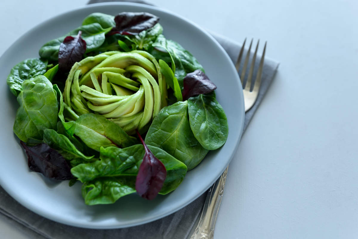 Ensalada de espinacas con vinagreta de mostaza