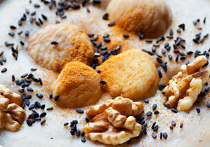 Crema de cereals i castanyes, sèsam negre i nous
