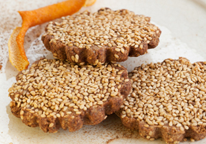 Galletas de sésamo, canela y naranja
