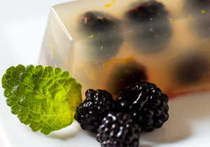 Gelatina de poma amb móres