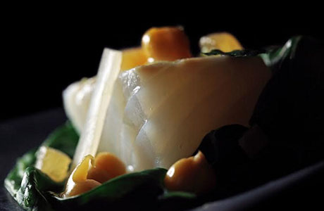 Bacalao con acelgas, garbanzos y miso