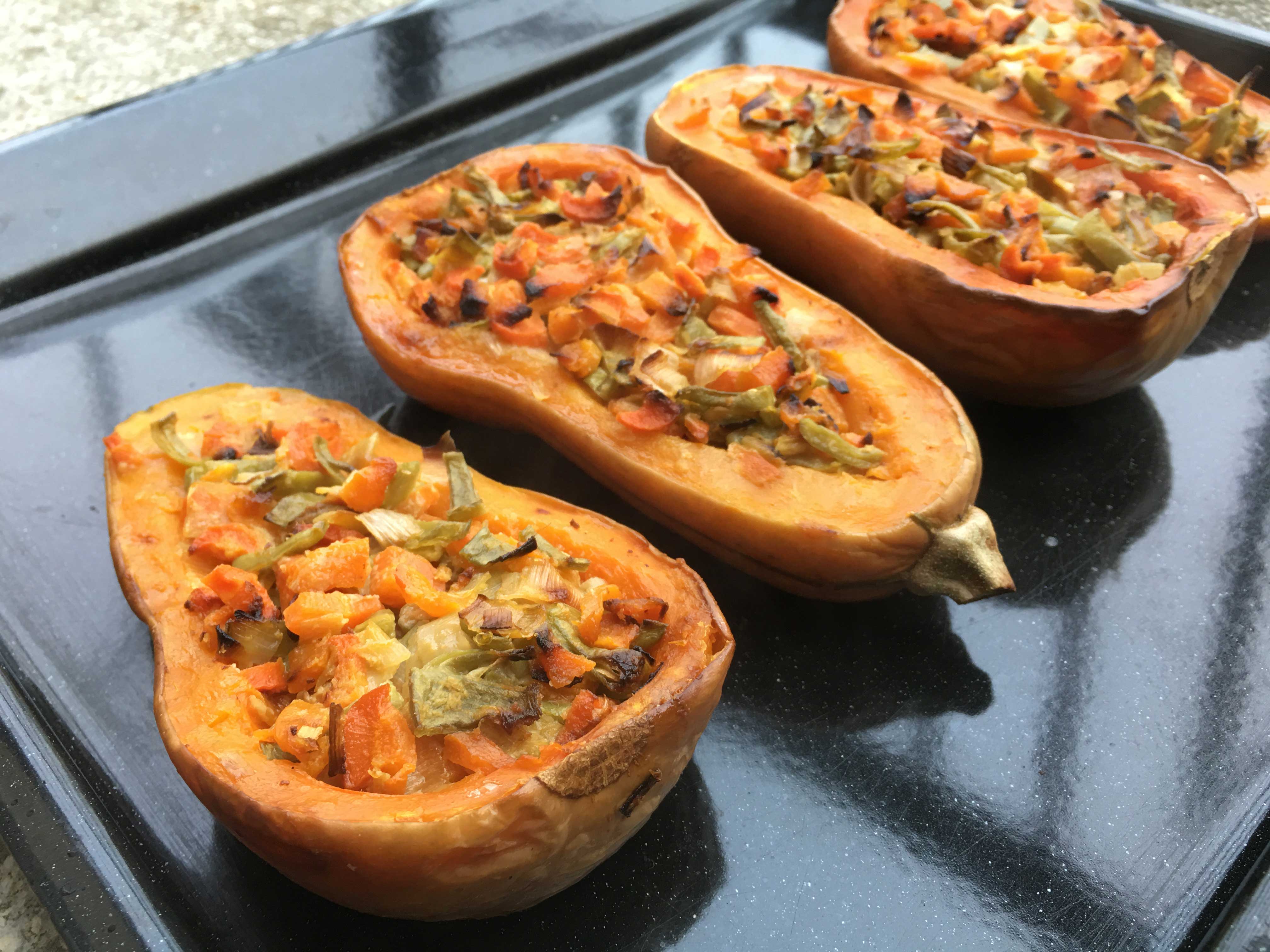 Calabaza rellena de verduras