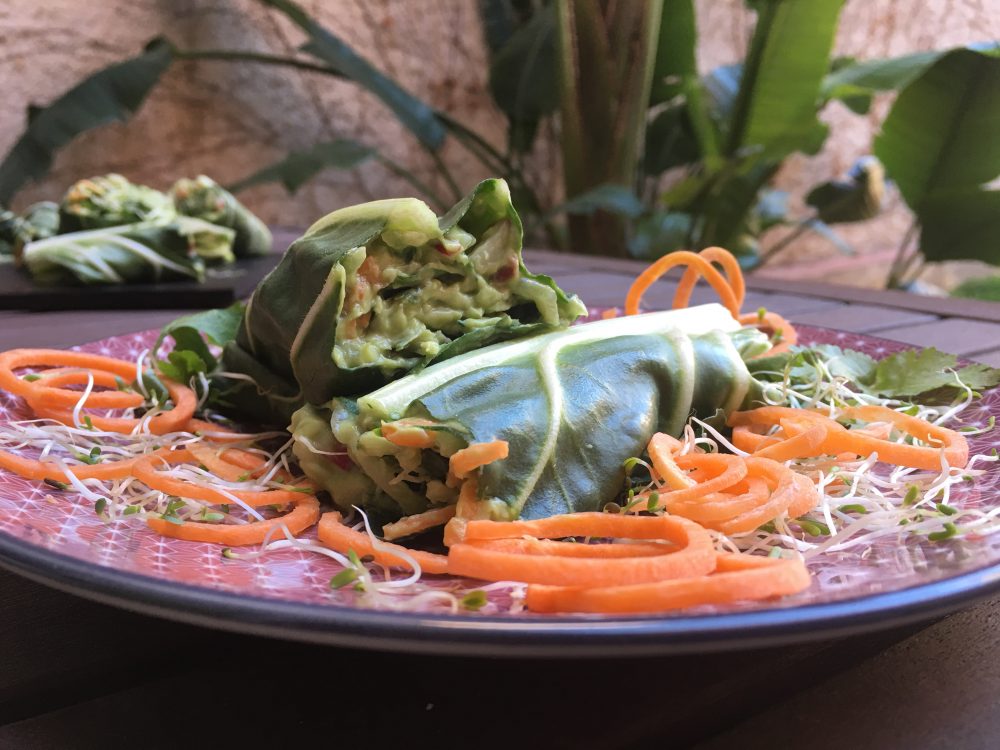 Wraps crudiveganos con salsa de aguacate