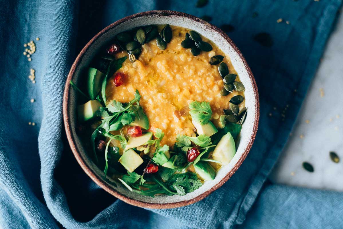 Mijo cremoso con lentejas, hortalizas y shiitake