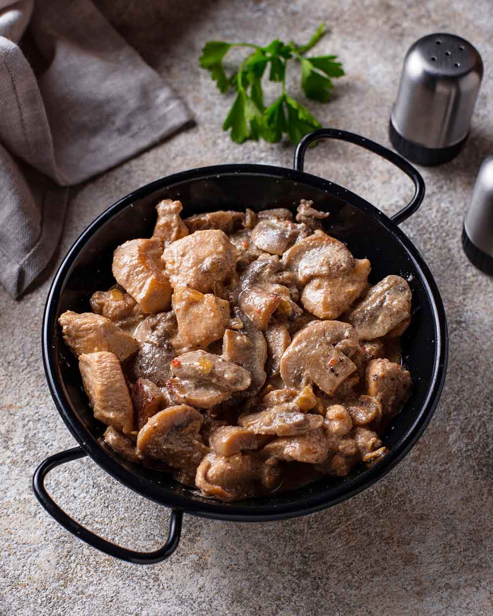 Guiso de pollo con setas