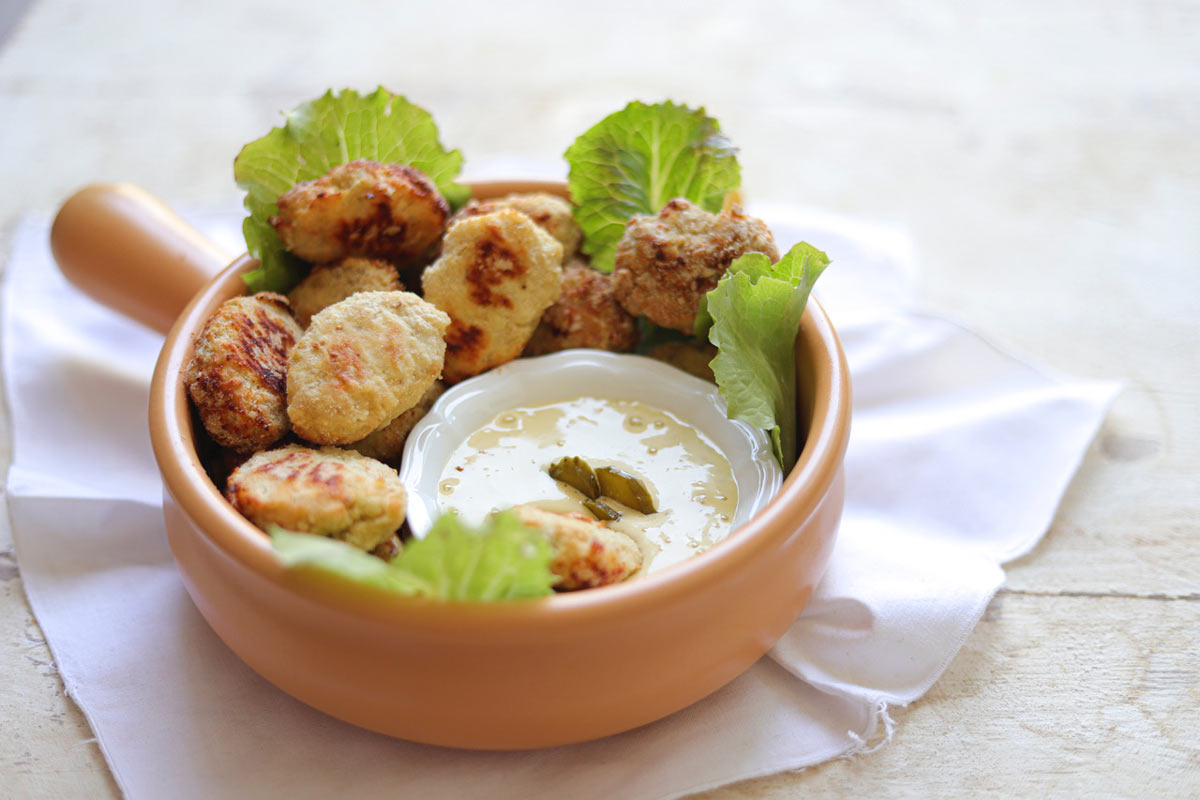Delicias de pollo al horno ceto con mayonesa de mostaza