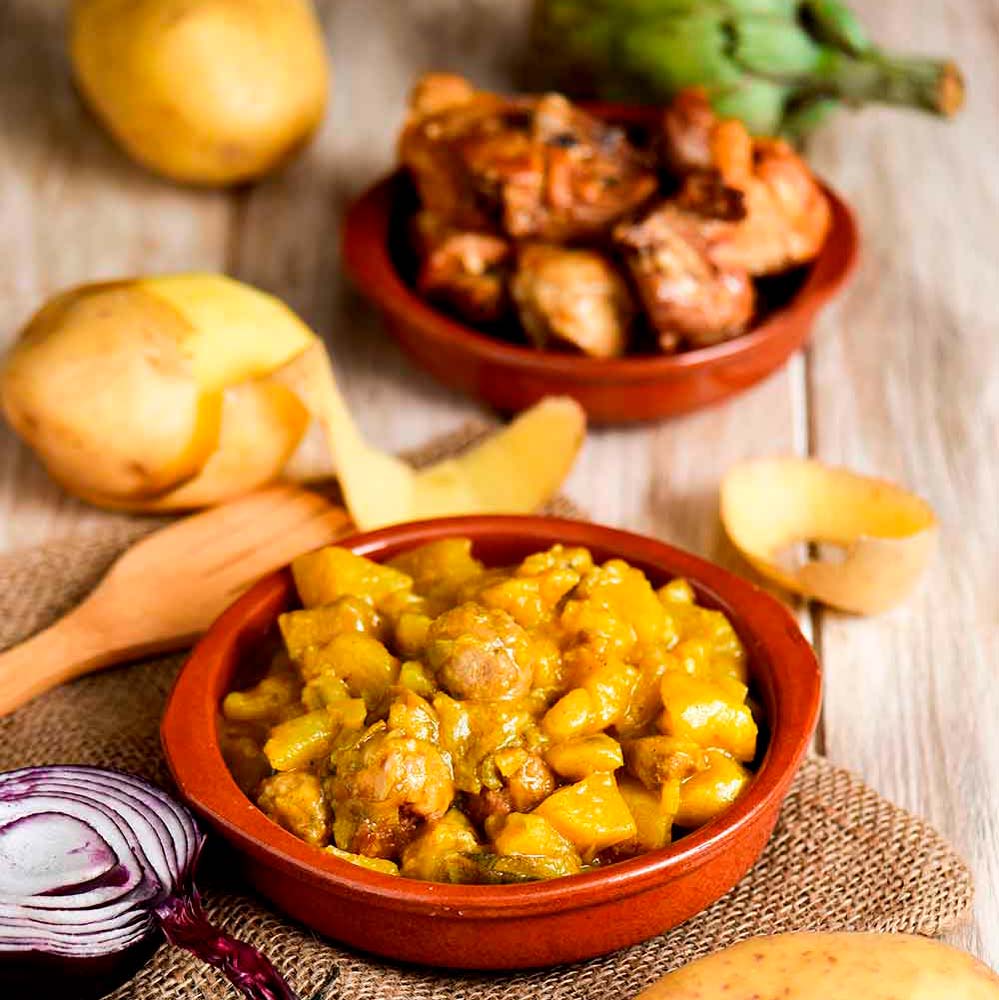 Estofado de pollo con patata y alcachofas