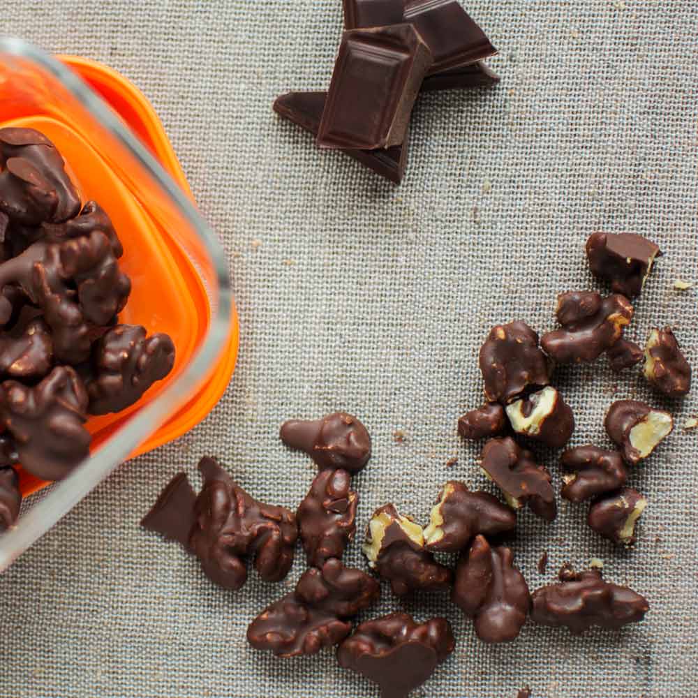 Frutos secos bañados de chocolate